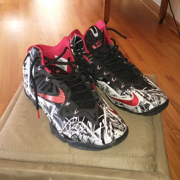 Lebron James Other - 🔥24HR SALE🔥 NIKE LEBRON 11 • Graffiti